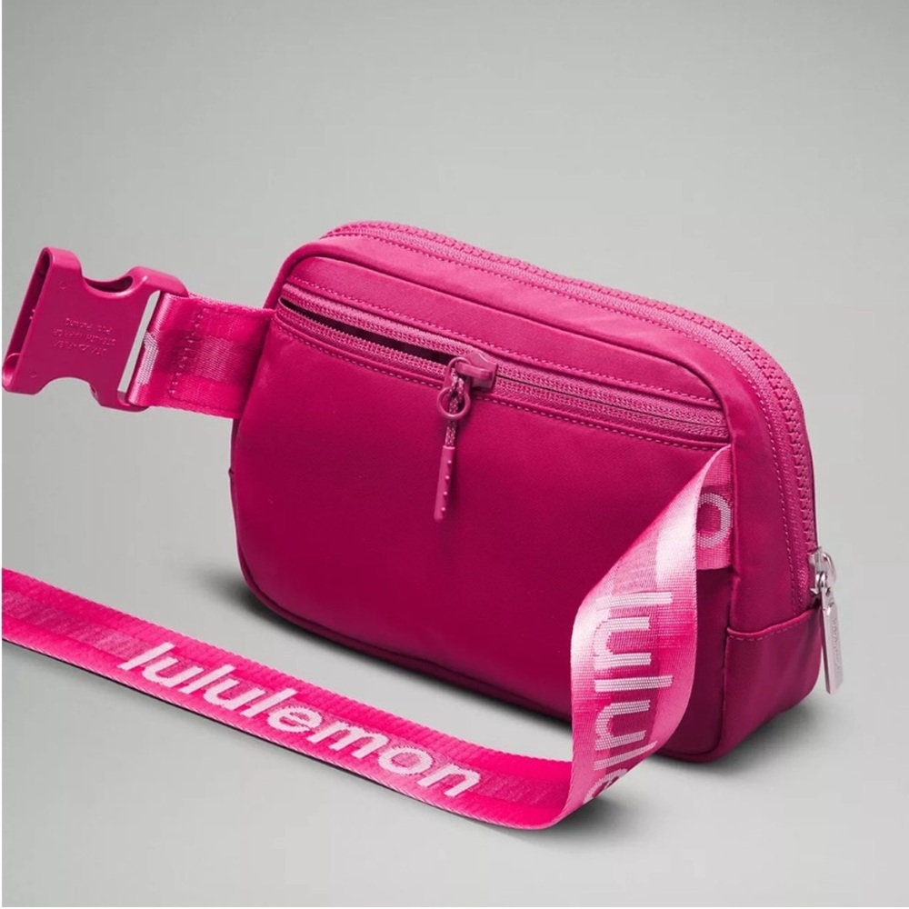 Lululemon Belt bag Pink Crossbody Bag Sakura Pink/ washed mauve